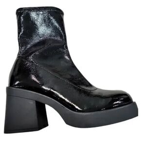 SIZE 8.5 BLACK CHUNKY ANKLE BOOTS BY CALL IT SPRING